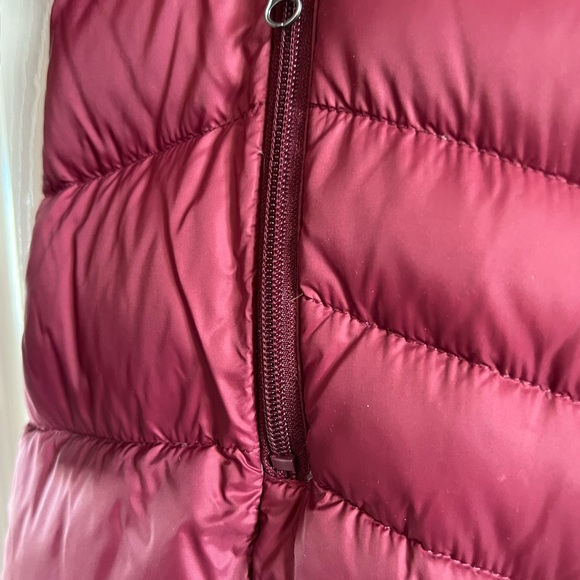 G. H. Bass & Co. Parka long Down Puffer coat in size L. Excellent condition. - Picture 3 of 6